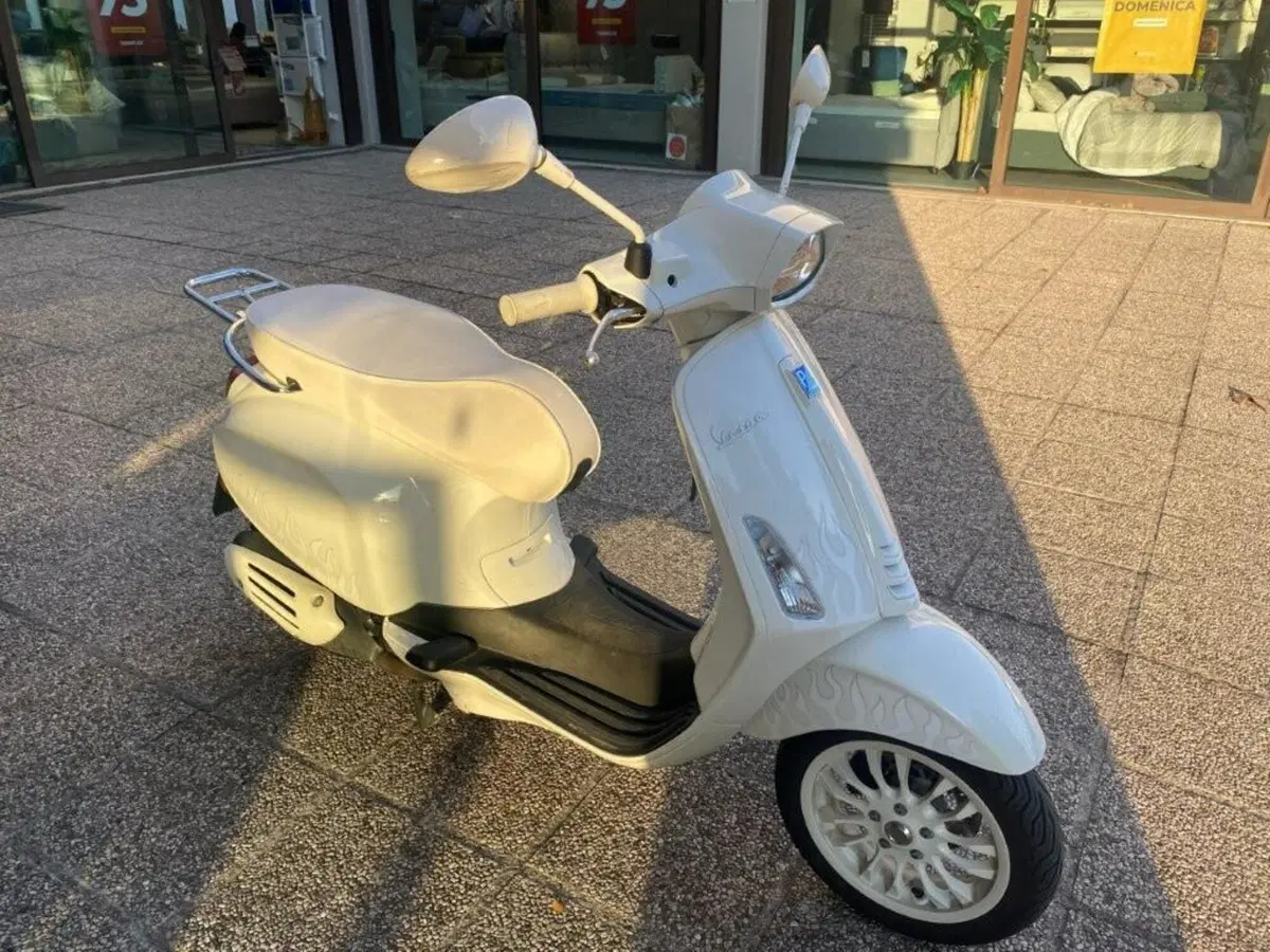Vespa Sprint 50 Justin Bieber (2022 - 24) (3)