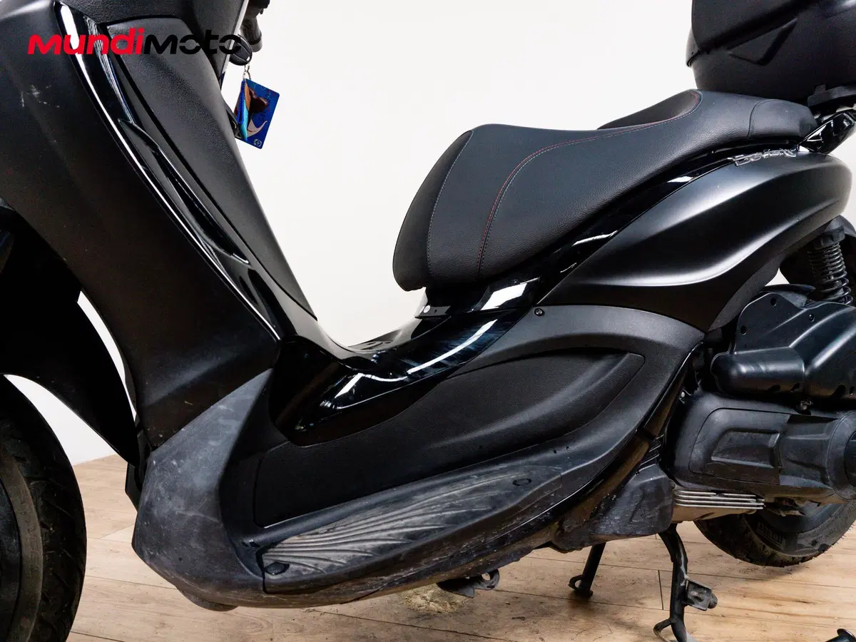 Piaggio Beverly 300 ABS-ASR (2021 - 25) (9)