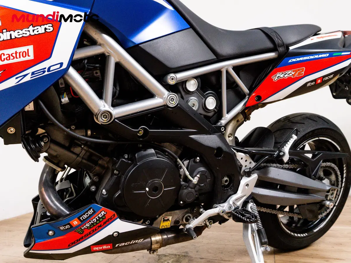 Aprilia Dorsoduro 750 ABS (2009 - 17) (9)