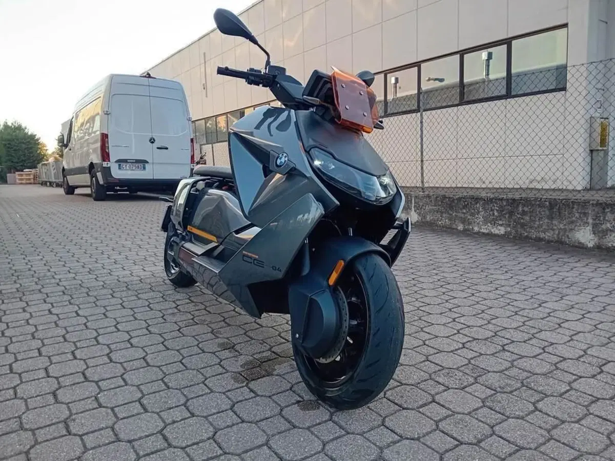 Bmw CE 04 (2021 - 25) (3)