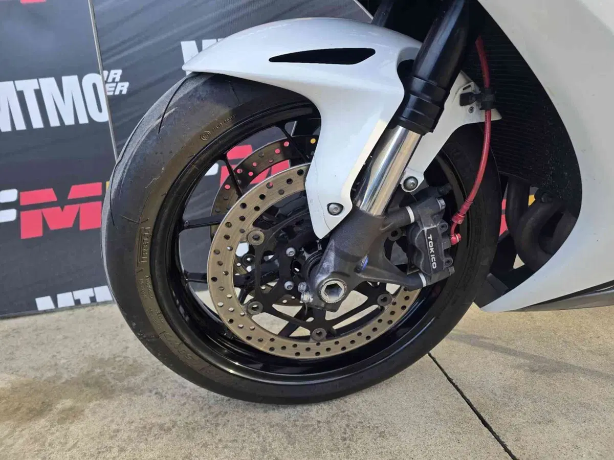 Honda CBR 1000 RR Fireblade (2012 - 16) (8)