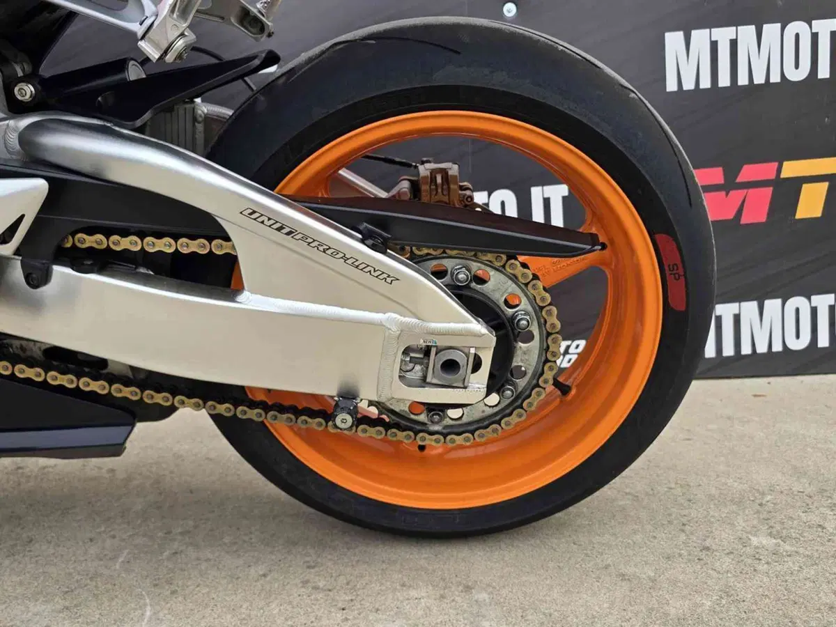 Honda CBR 1000 RR Fireblade (2008 - 11) (13)
