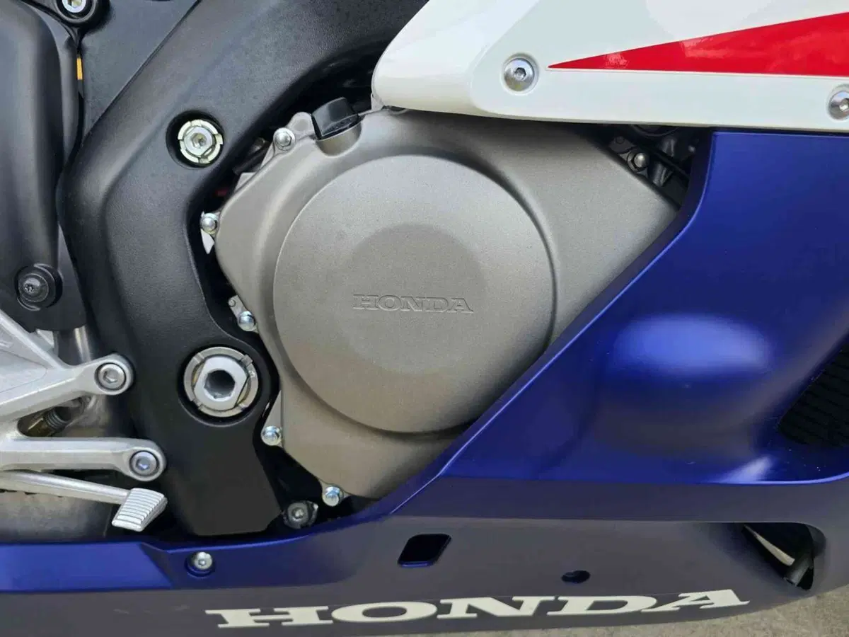Honda CBR 1000 RR Fireblade (2004 - 05) (9)