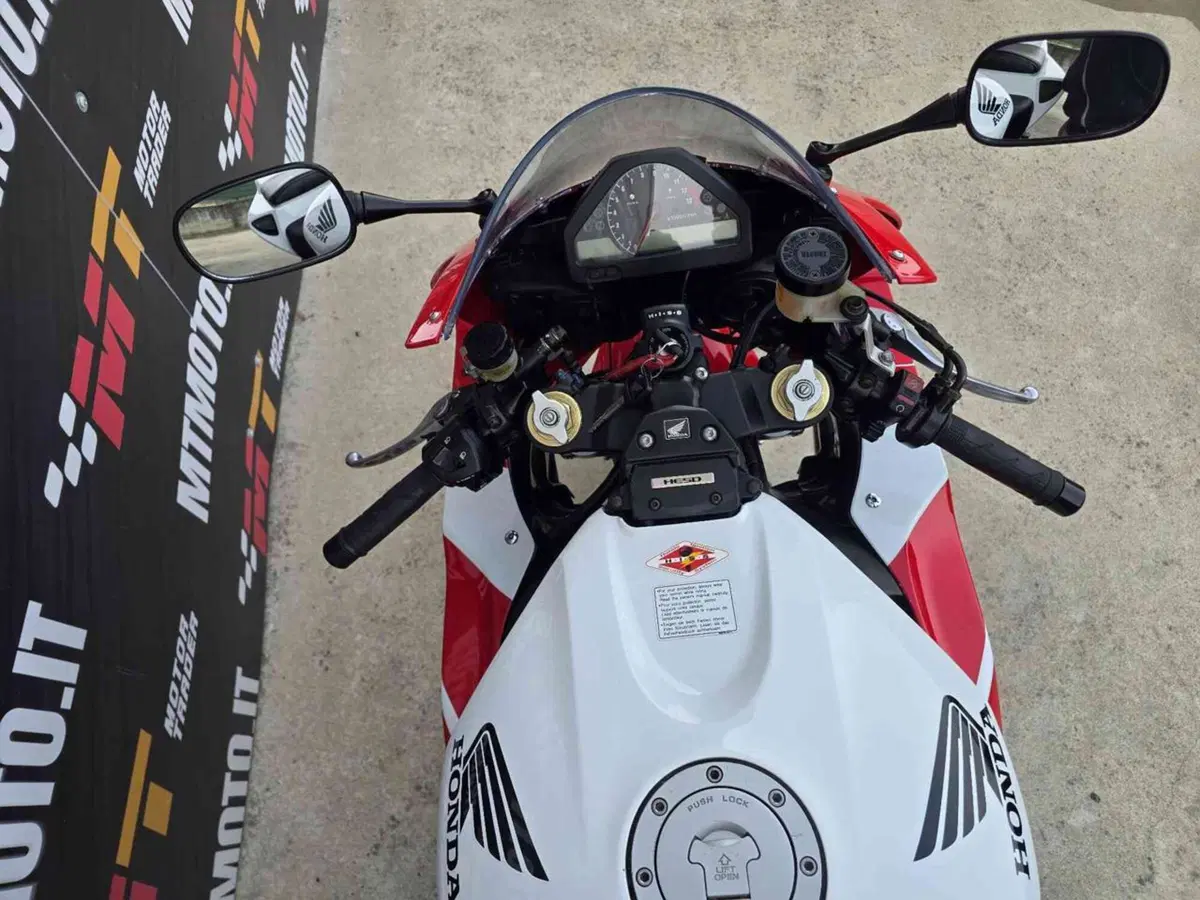 Honda CBR 1000 RR Fireblade (2004 - 05) (7)