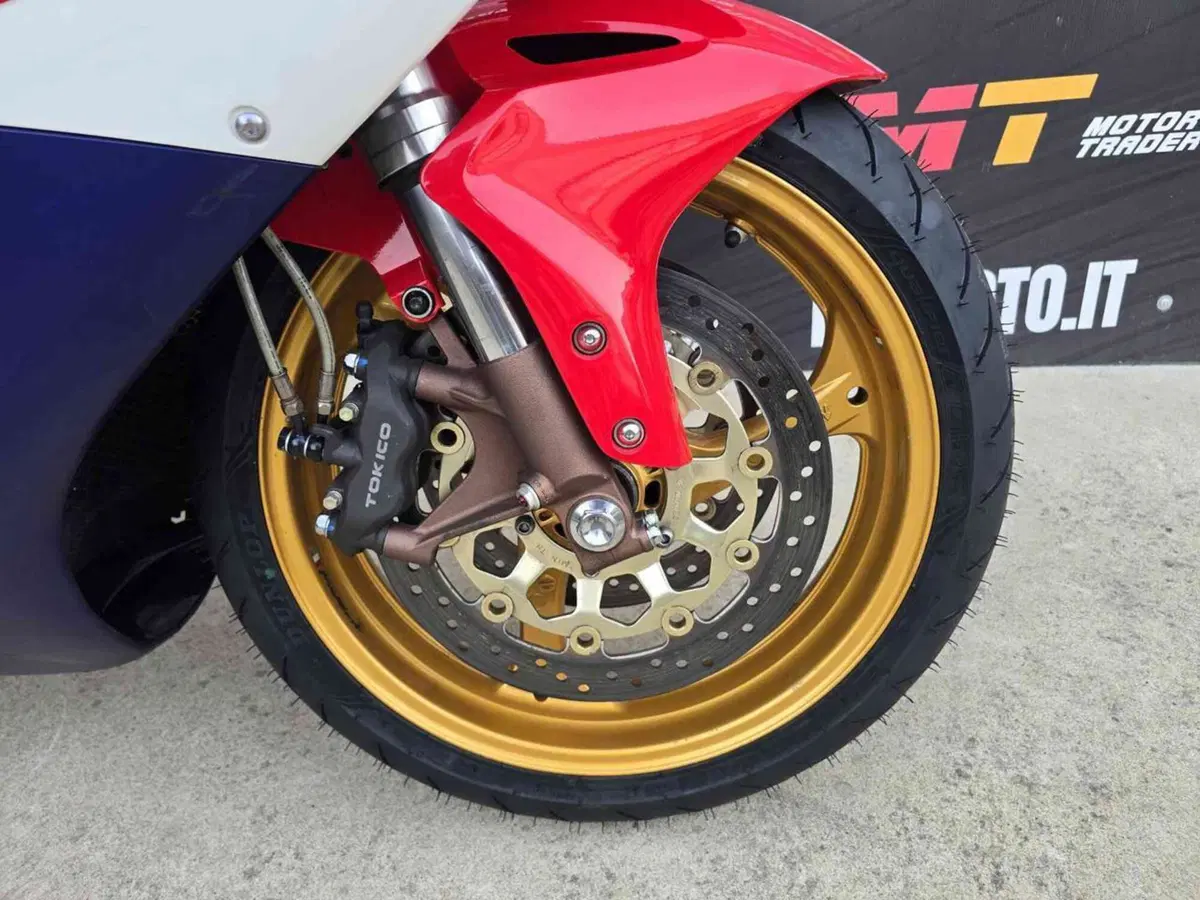 Honda CBR 1000 RR Fireblade (2004 - 05) (12)
