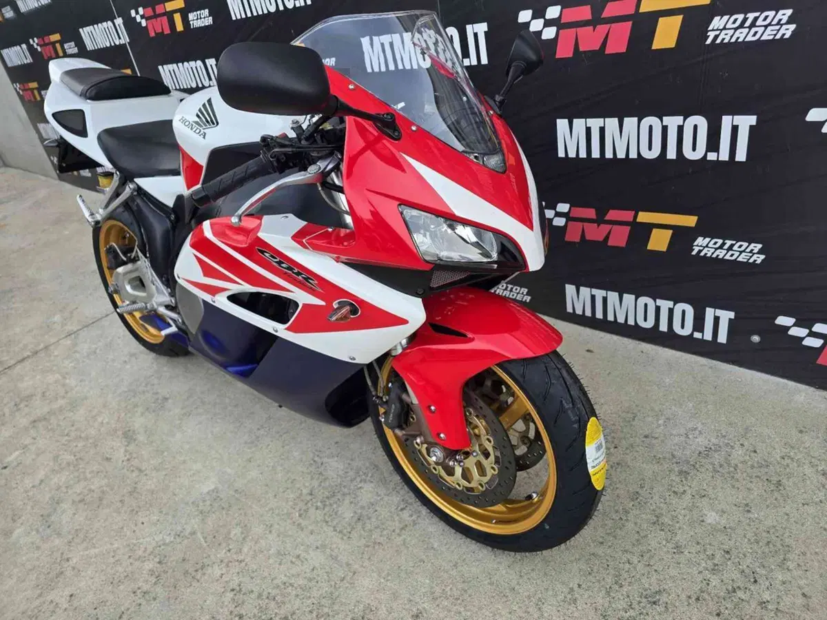 Honda CBR 1000 RR Fireblade (2004 - 05) (4)