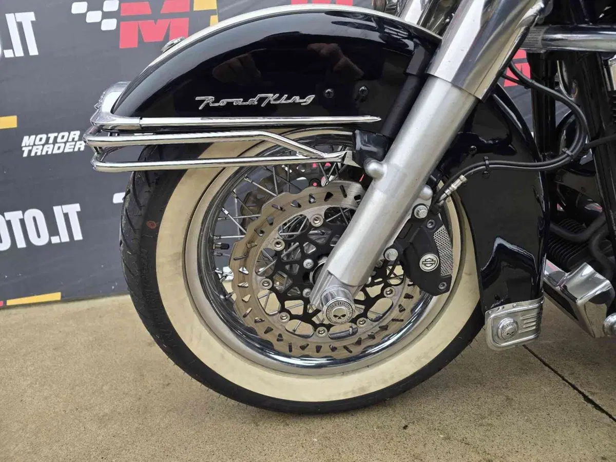 Harley-Davidson 103 Road King Classic (2011 - 13) - FLHRC (13)