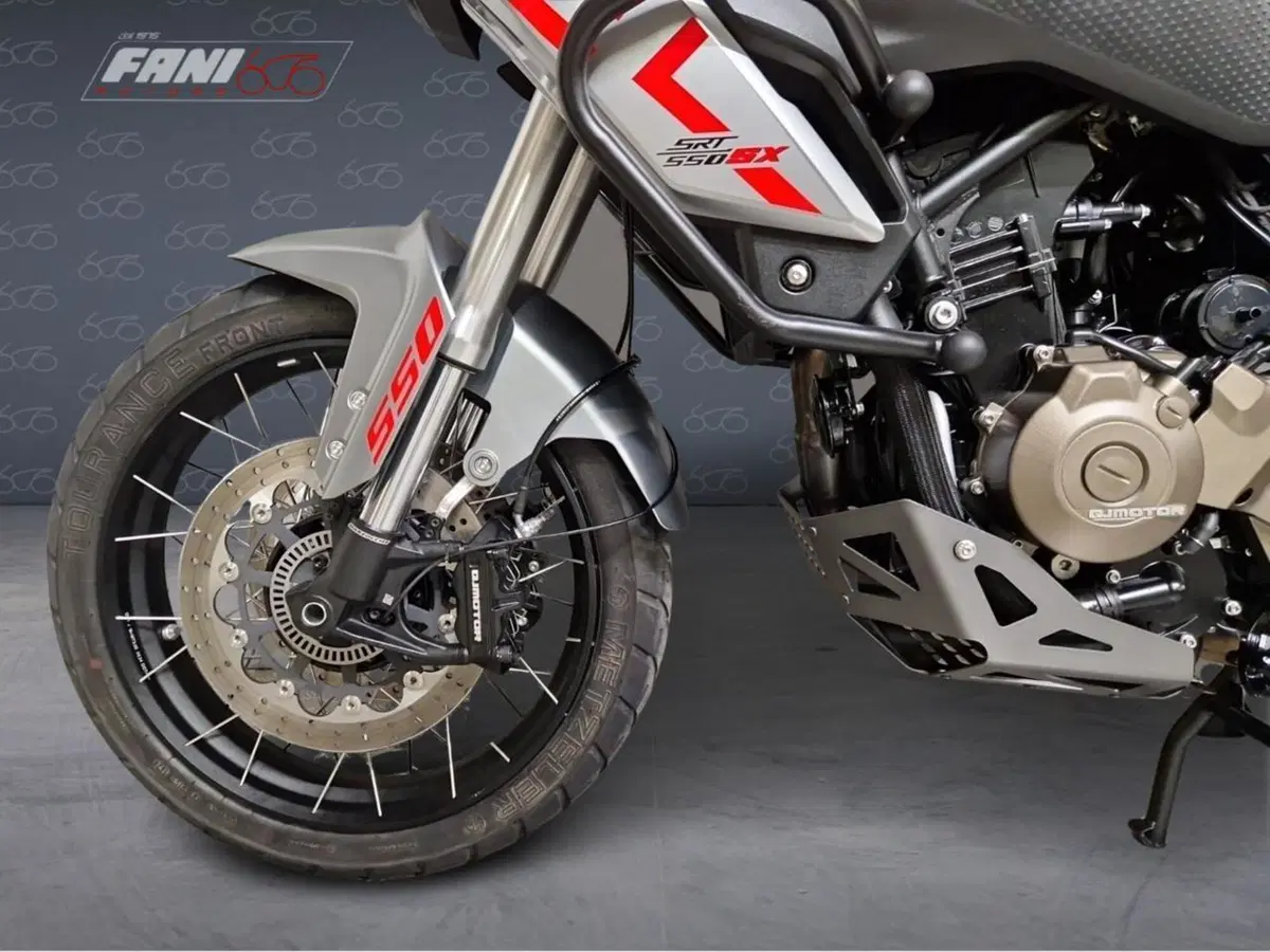 QJ Motor SRT 550 SX (2024) (7)