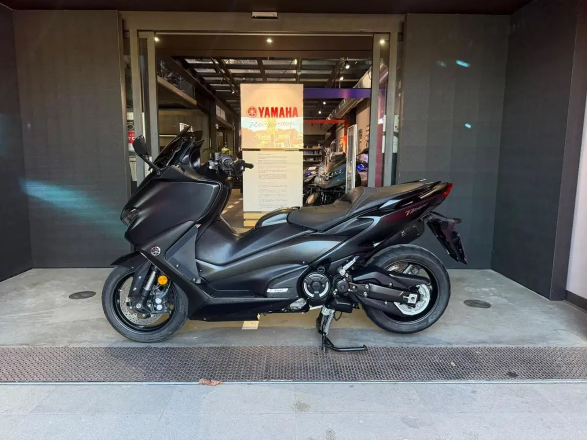 Yamaha T-Max 560 (2020 - 21) (2)