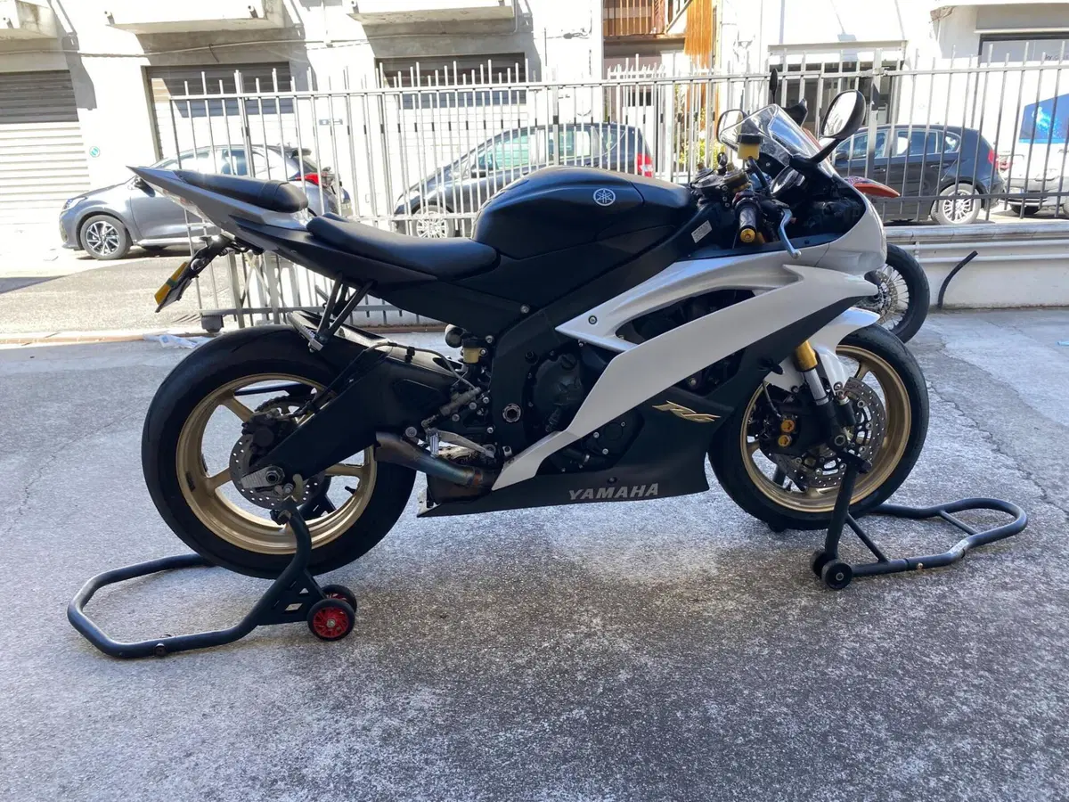 Yamaha YZF R6 (2010 - 16) (2)