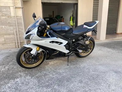Yamaha YZF R6 (2010 - 16) usata