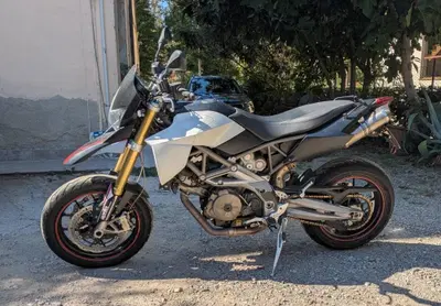Aprilia Dorsoduro 750 Factory (2010 - 13) usata
