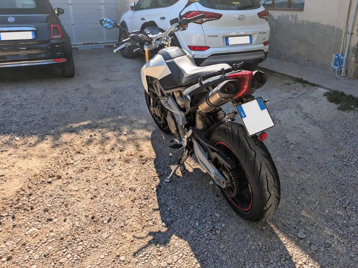 Aprilia Dorsoduro 750 Factory (2010 - 13) (2)