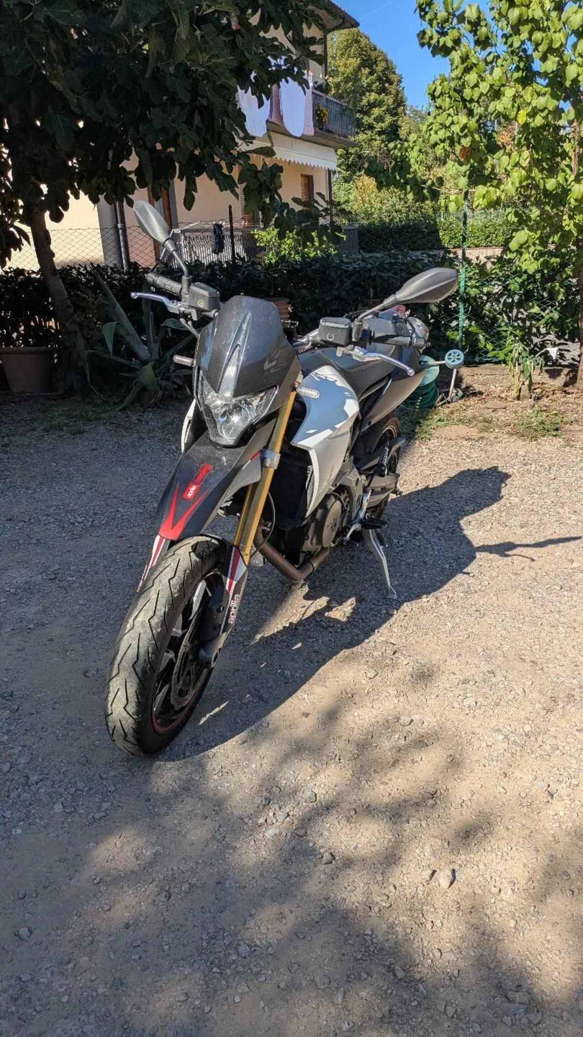 Aprilia Dorsoduro 750 Factory (2010 - 13) (6)