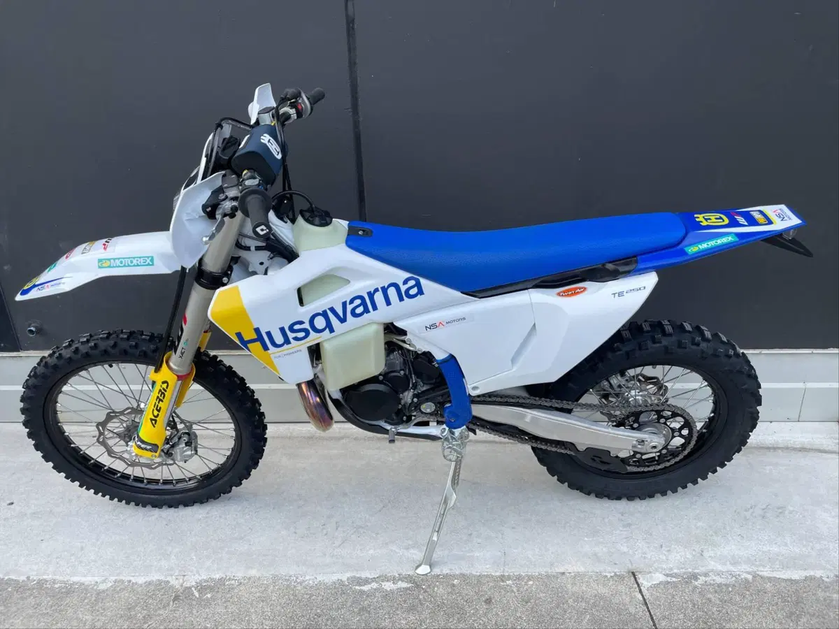 Husqvarna TE 250 (2027) (3)