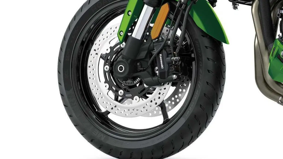 Kawasaki Versys 900 Versys 900 (2027) (5)