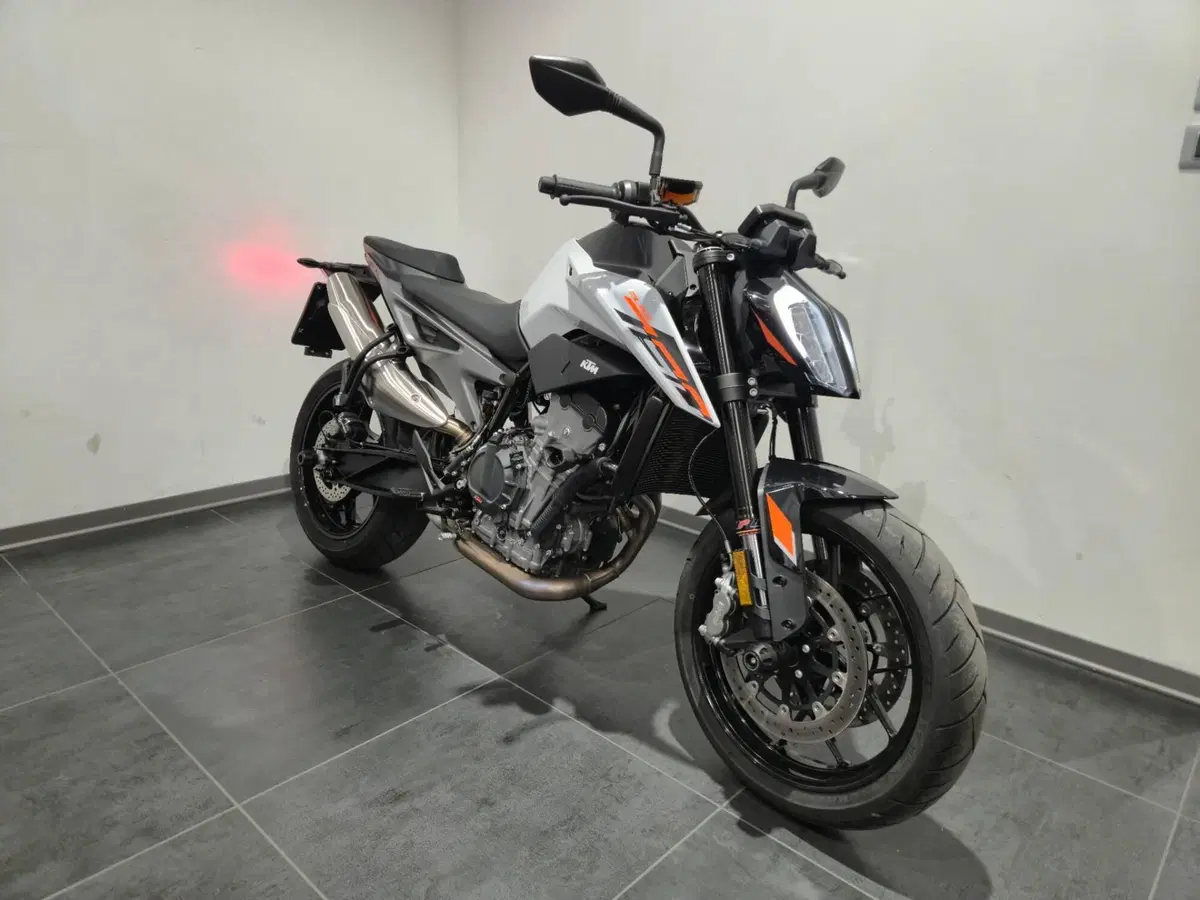KTM 790 Duke L (2023 - 24) (4)