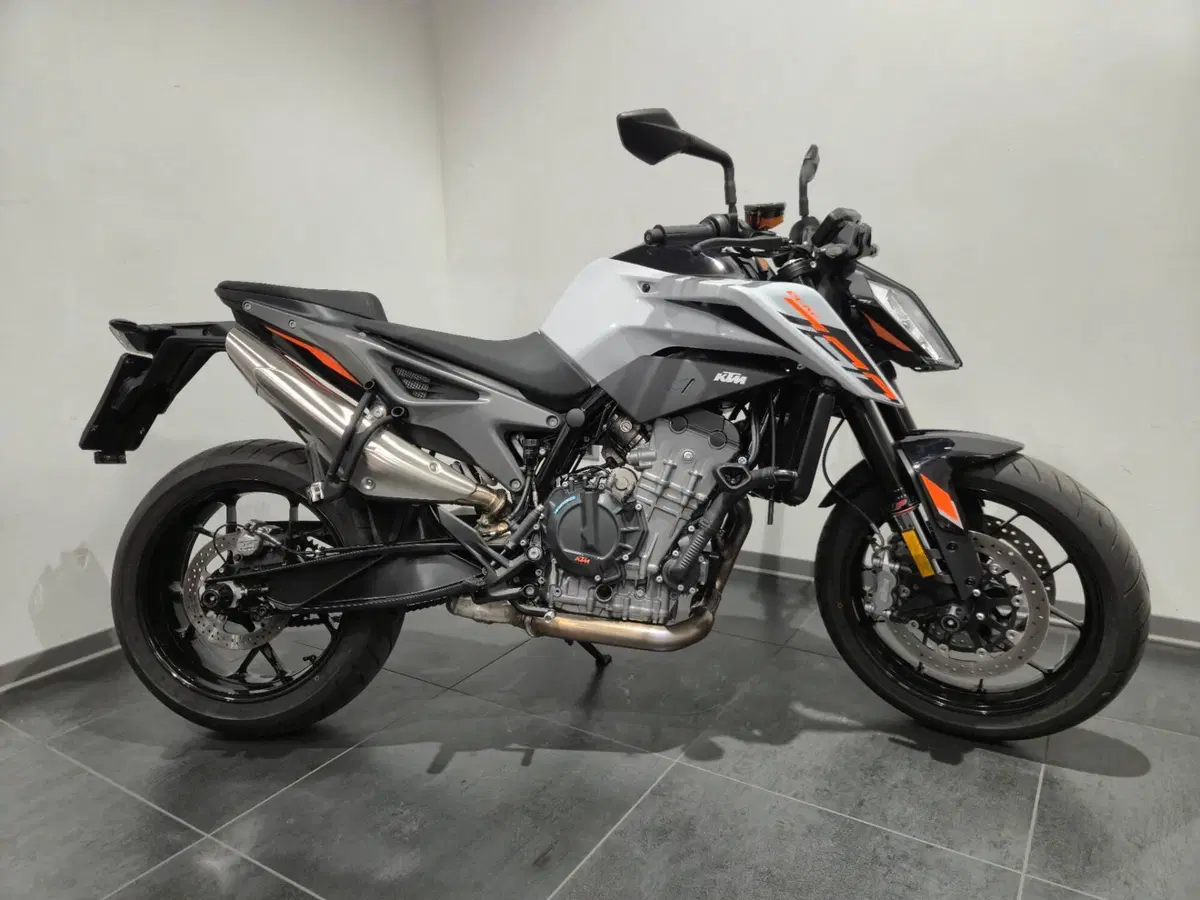 KTM 790 Duke L (2023 - 24) (5)