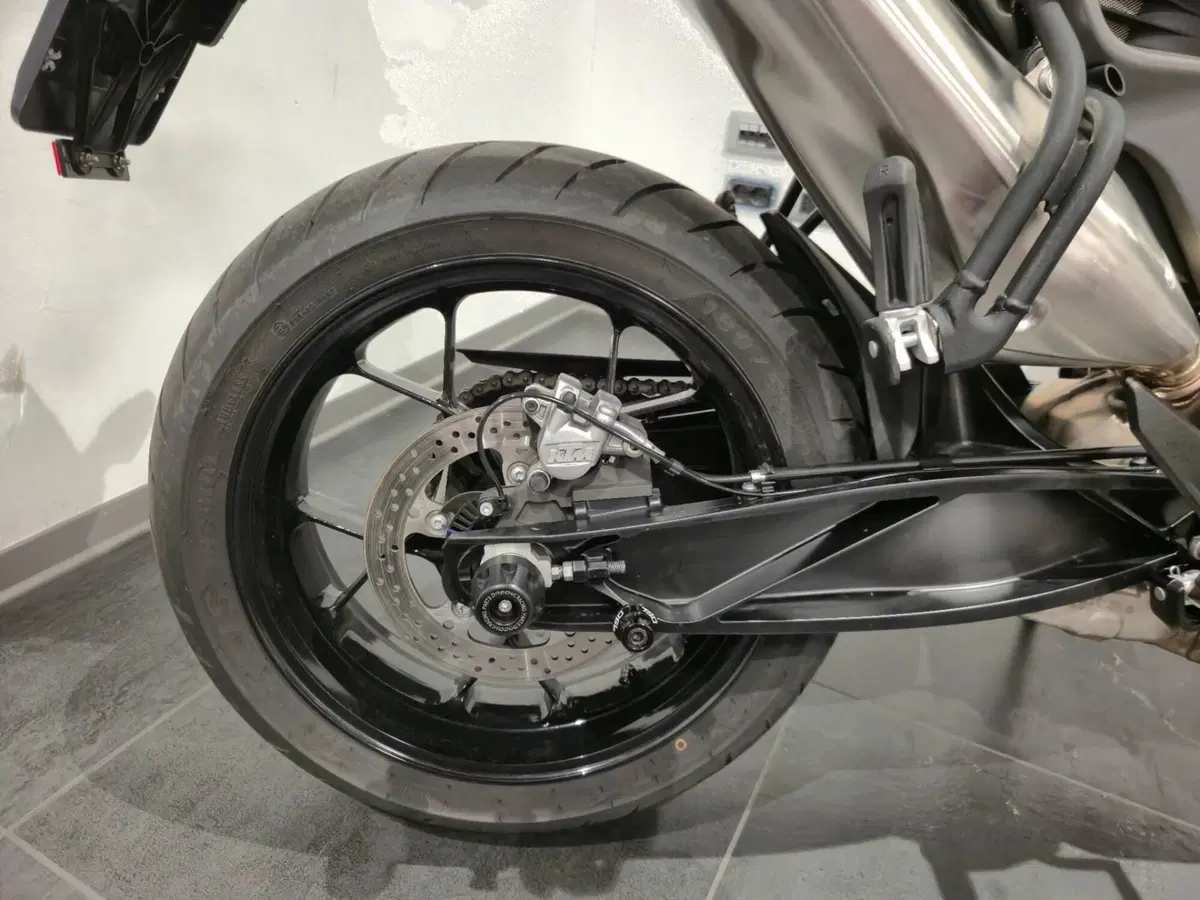 KTM 790 Duke L (2023 - 24) (16)