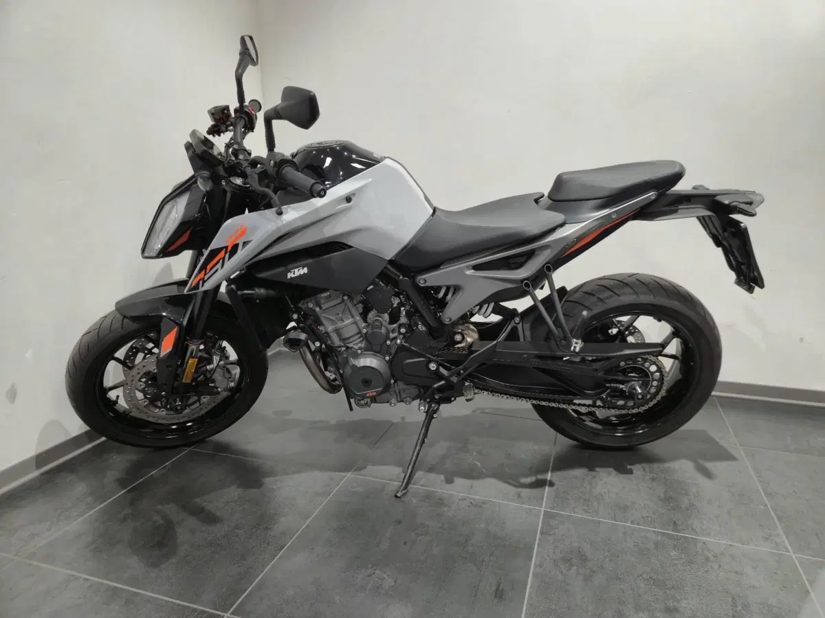 KTM 790 Duke L (2023 - 24) (8)