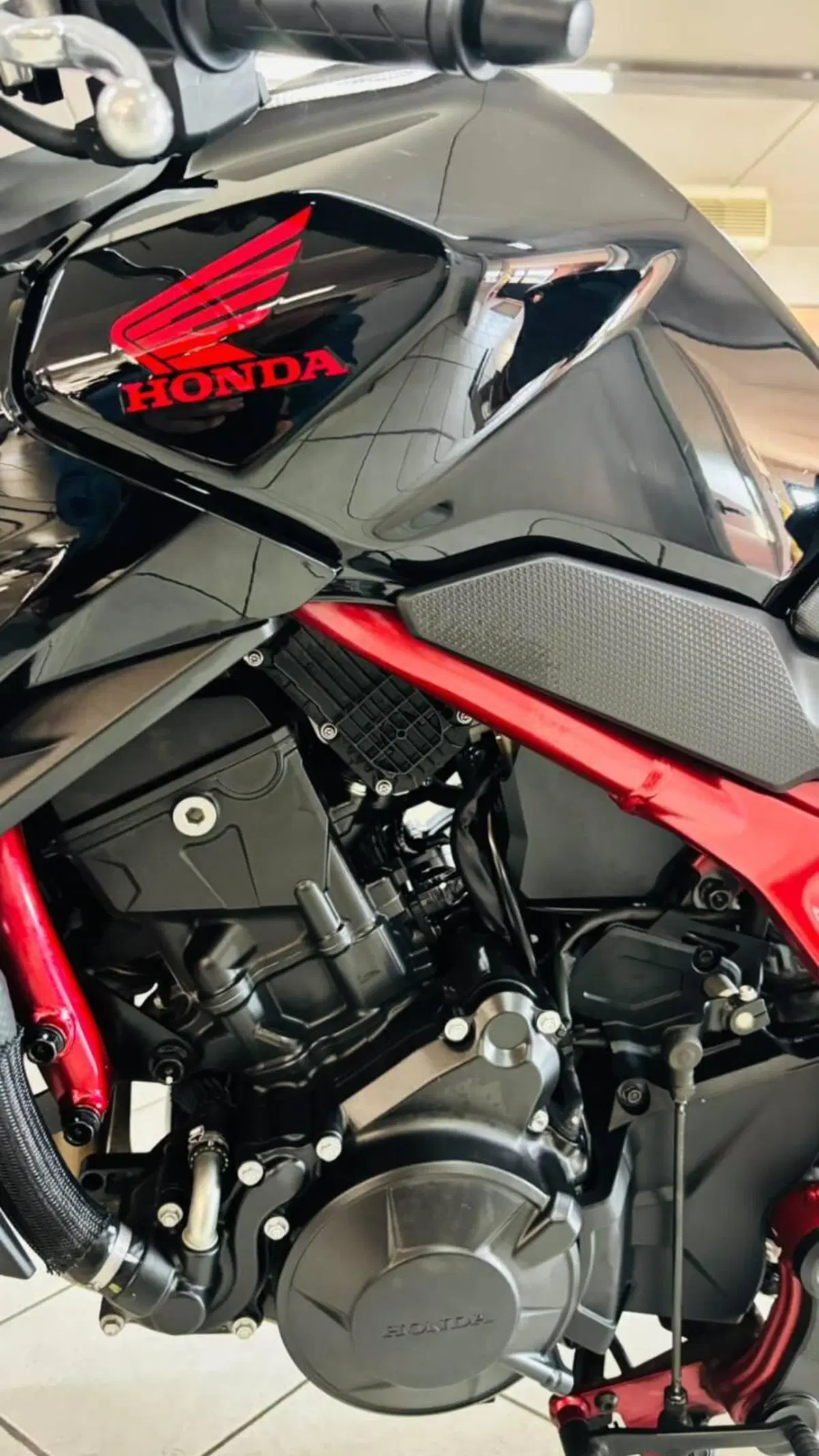 Honda CB 750 Hornet (2023 - 24) (2)