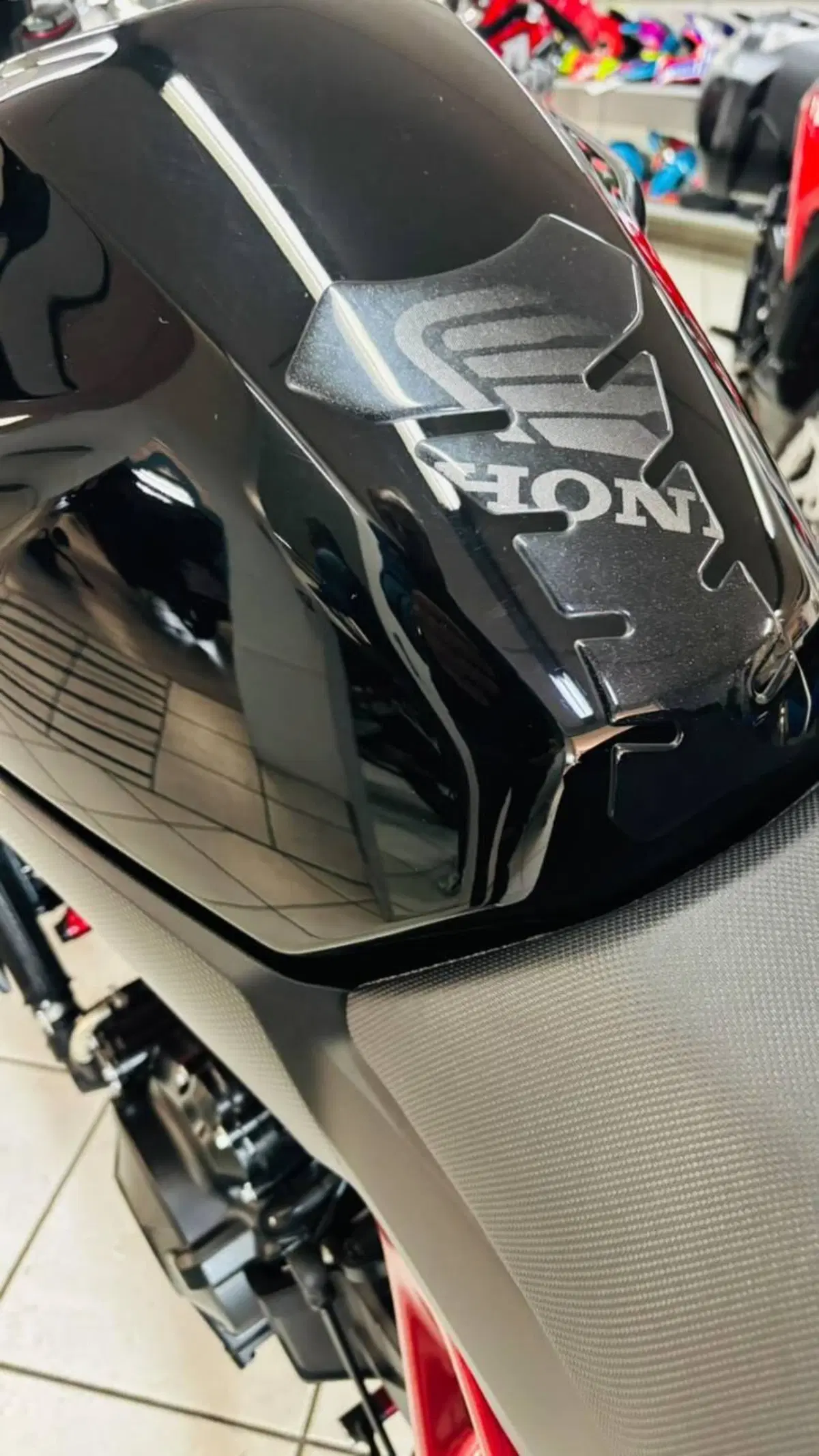 Honda CB 750 Hornet (2023 - 24) (3)