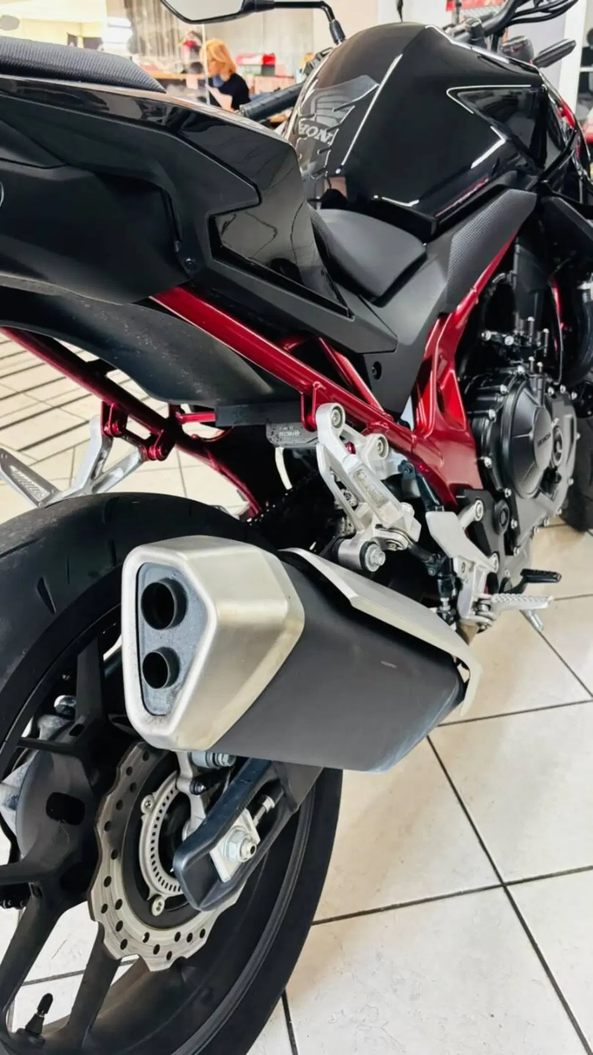 Honda CB 750 Hornet (2023 - 24) (5)