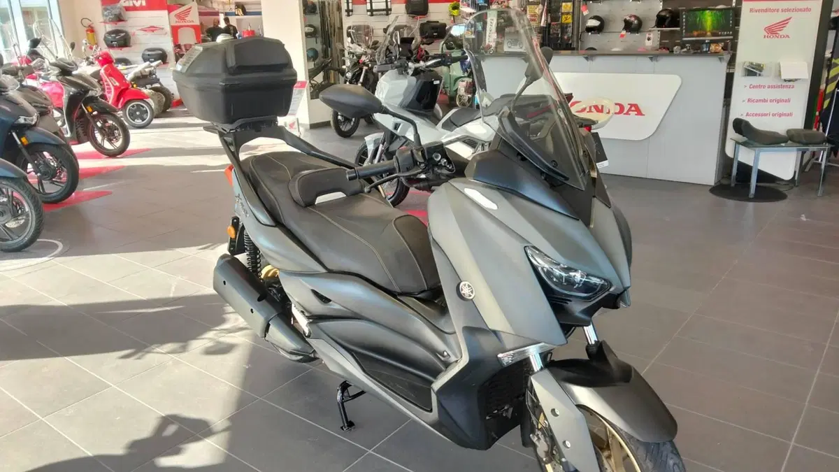 Yamaha X-Max 300 Tech Max (2020) (3)