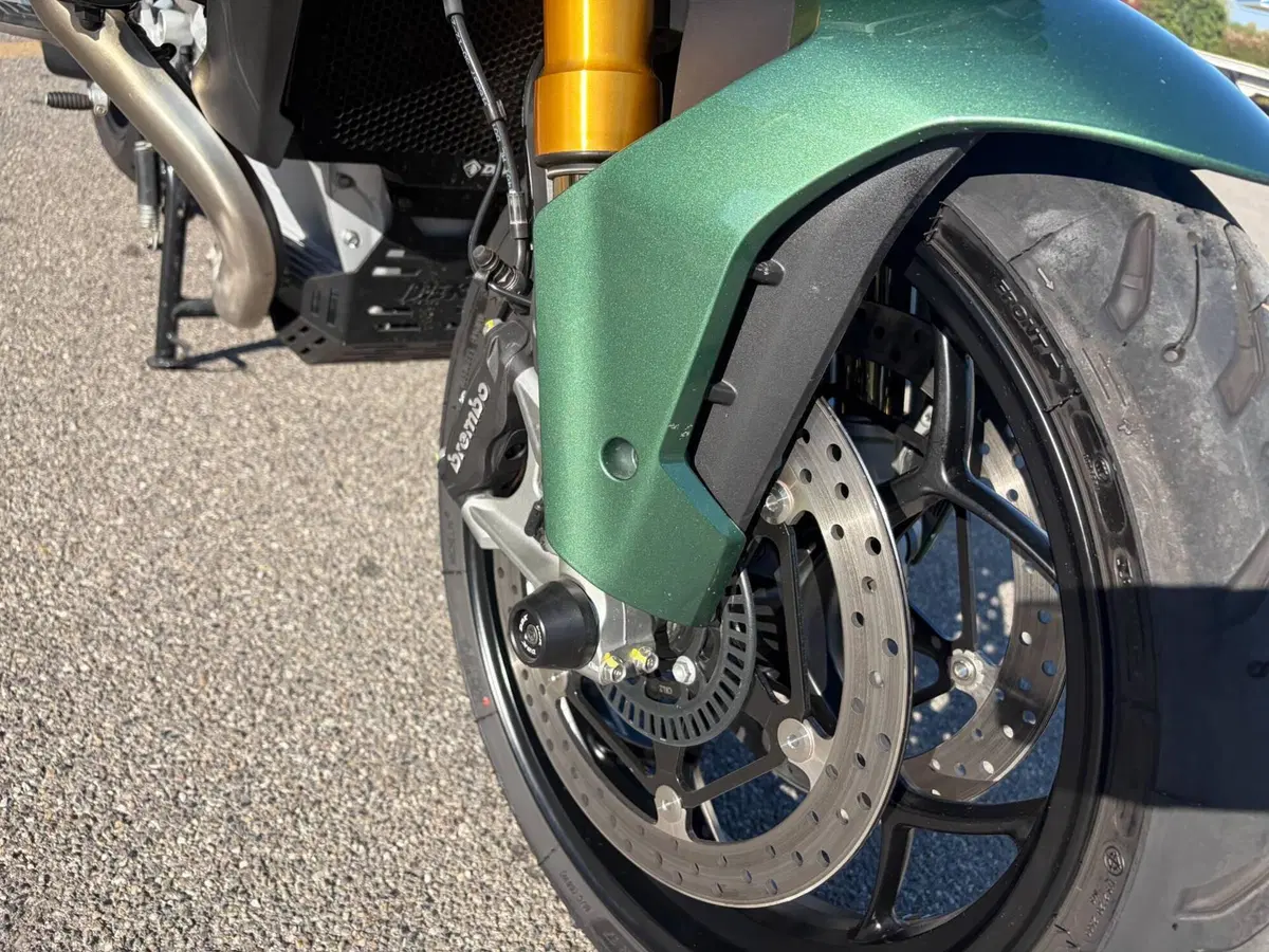 Moto Guzzi V100 Mandello S (2022 - 24) (5)
