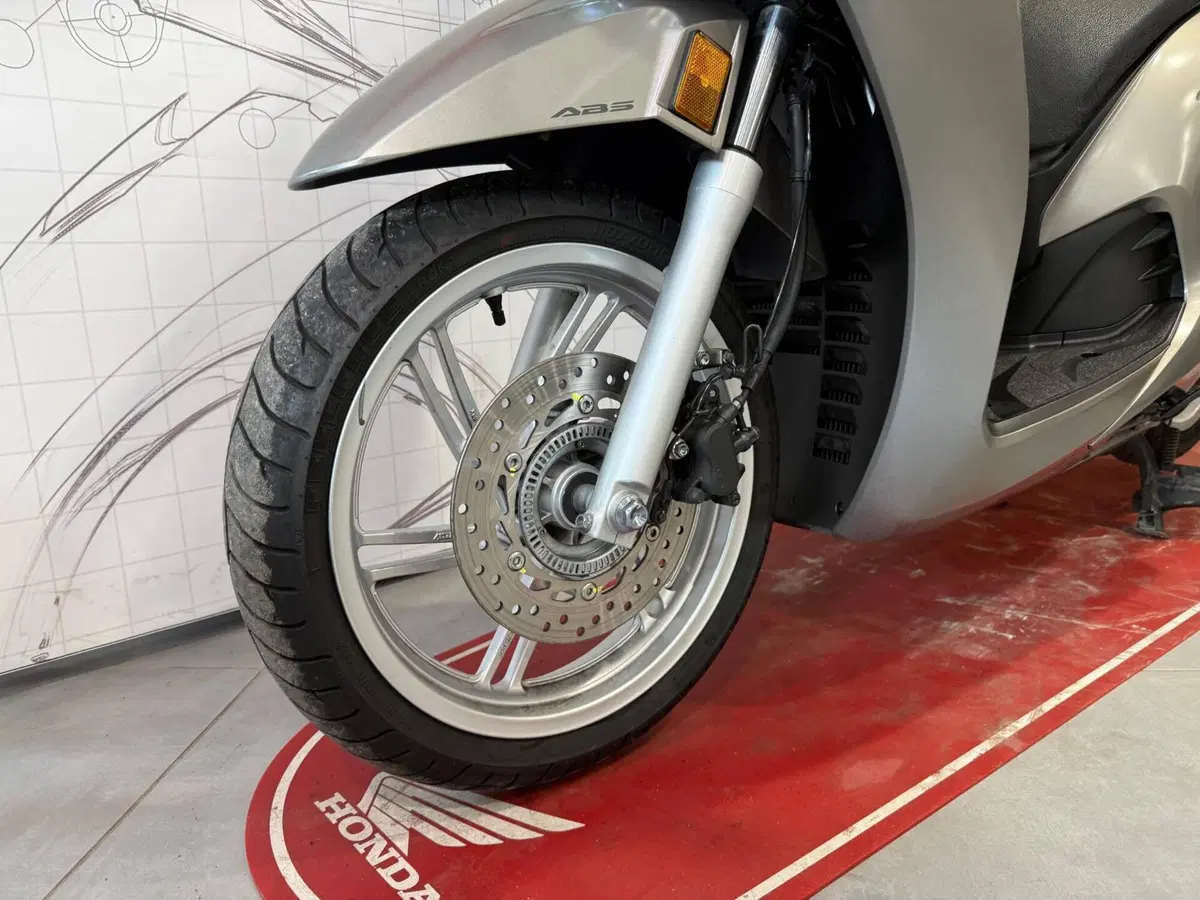 Honda SH 350 (2021 - 24) (9)