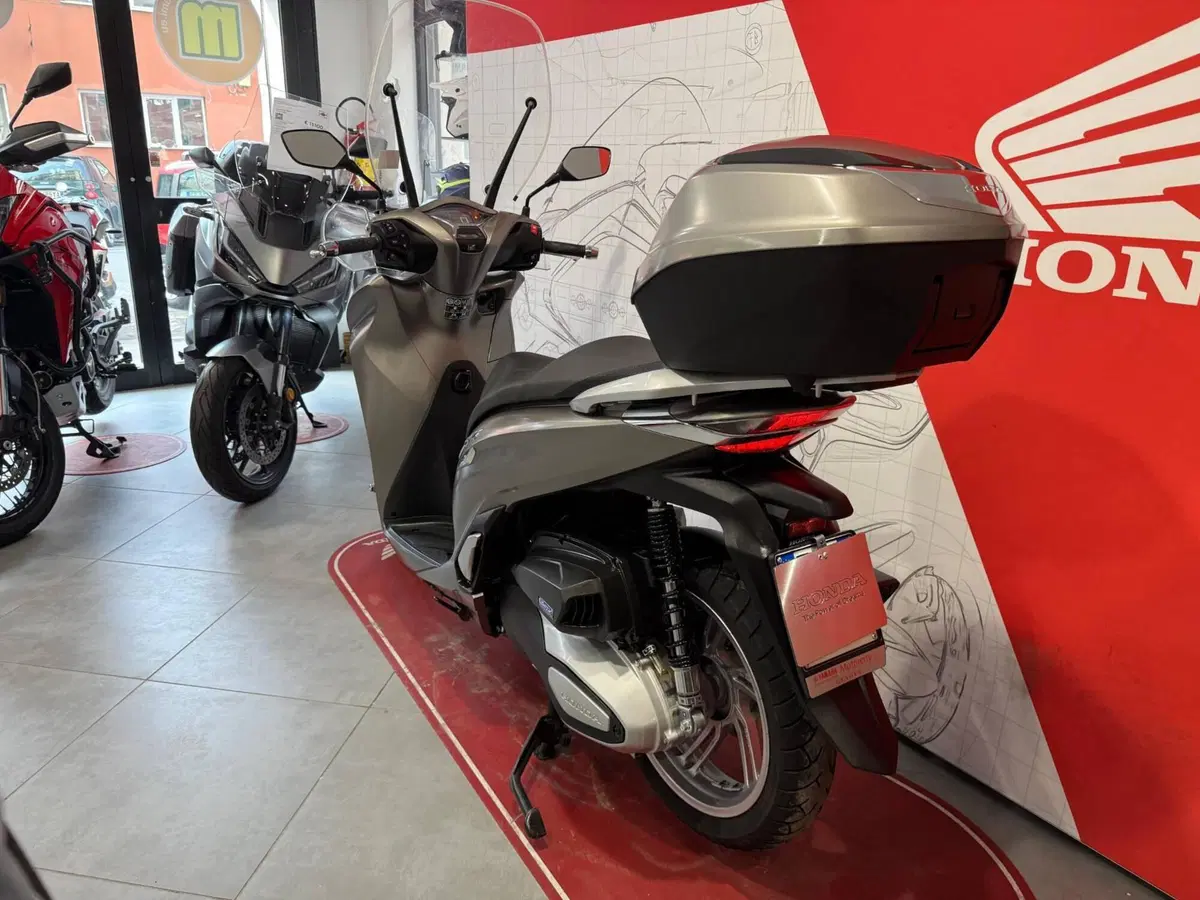Honda SH 350 (2021 - 24) (7)
