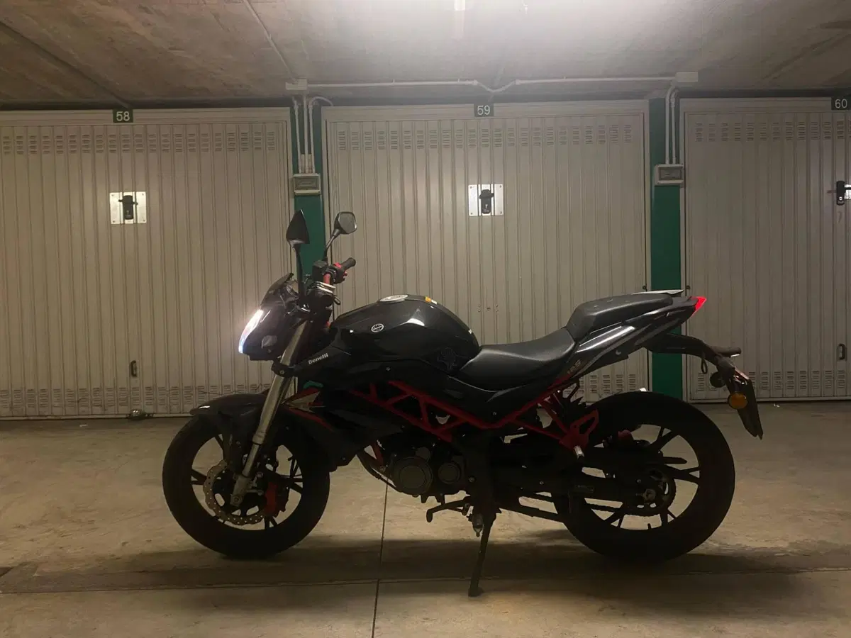 Benelli BN 125 (2018 - 20) (4)