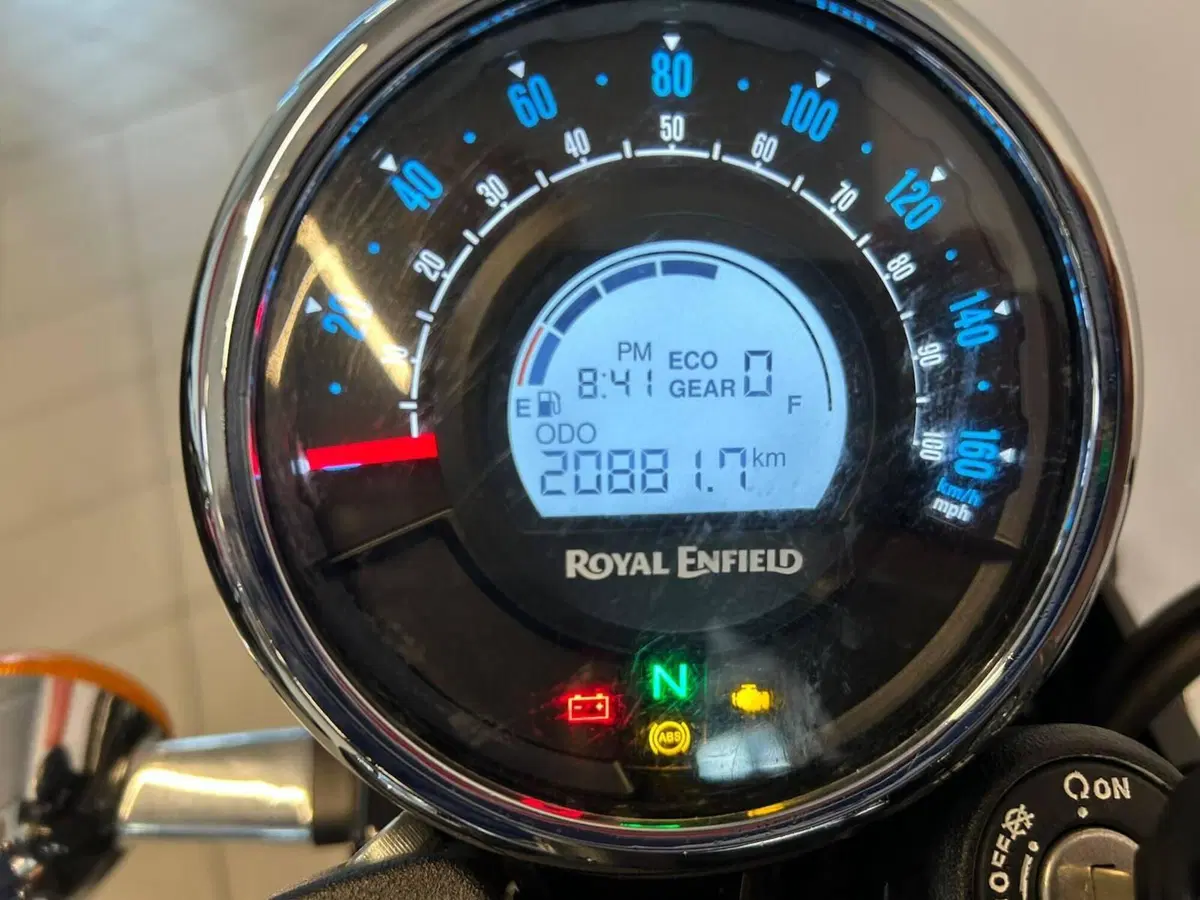 Royal Enfield Meteor 350 (2021 - 26) (4)