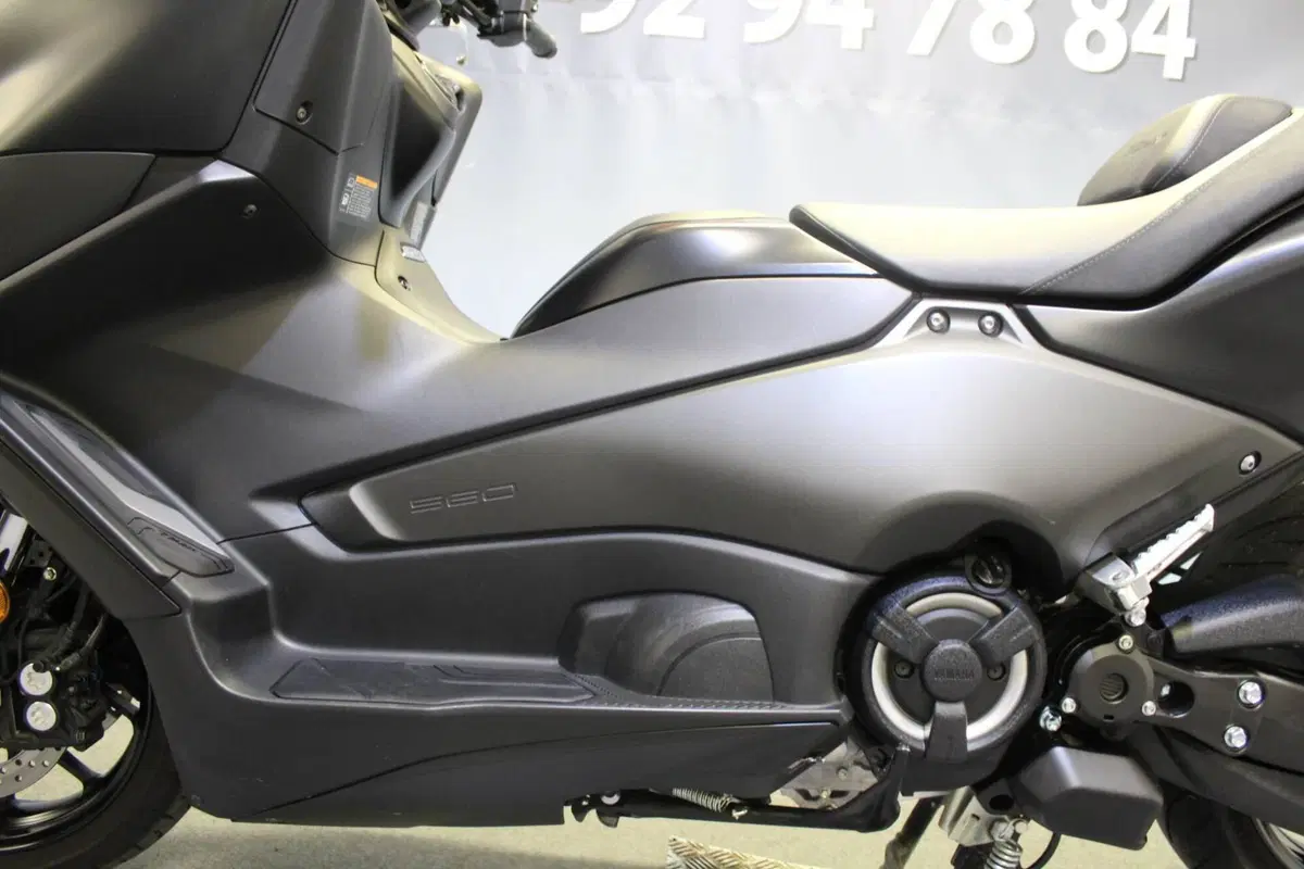 Yamaha T-Max 560 (2022 - 24) (16)