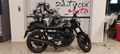 Moto Guzzi V7 Stone (2021 - 24) usata