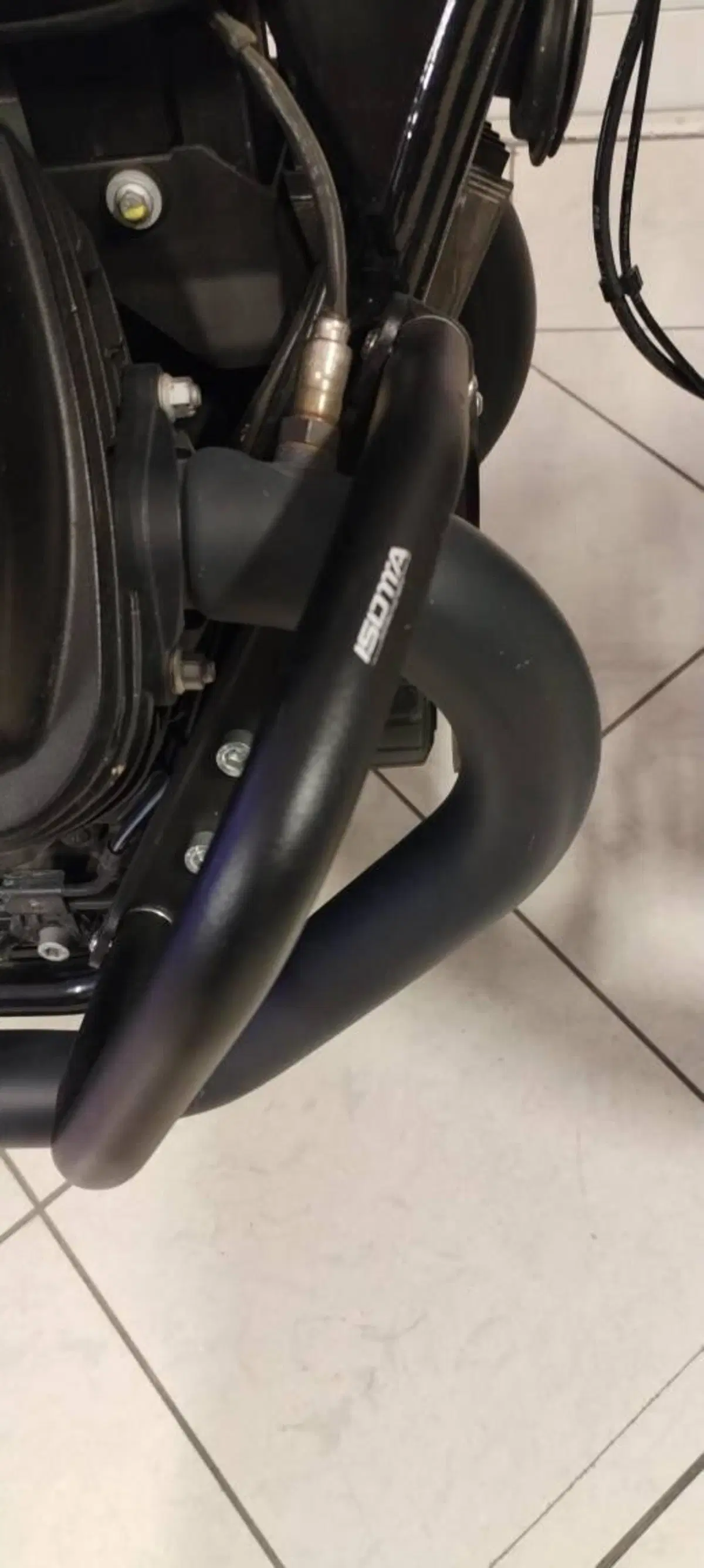 Moto Guzzi V7 Stone (2021 - 24) (5)