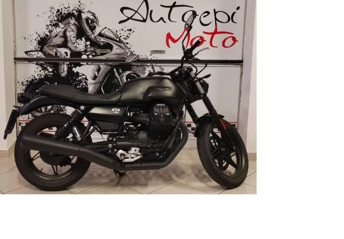 Moto Guzzi V7 Stone (2021 - 24) (7)