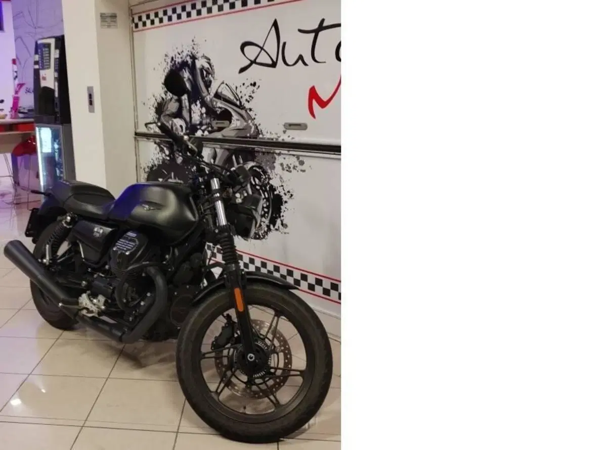 Moto Guzzi V7 Stone (2021 - 24) (8)