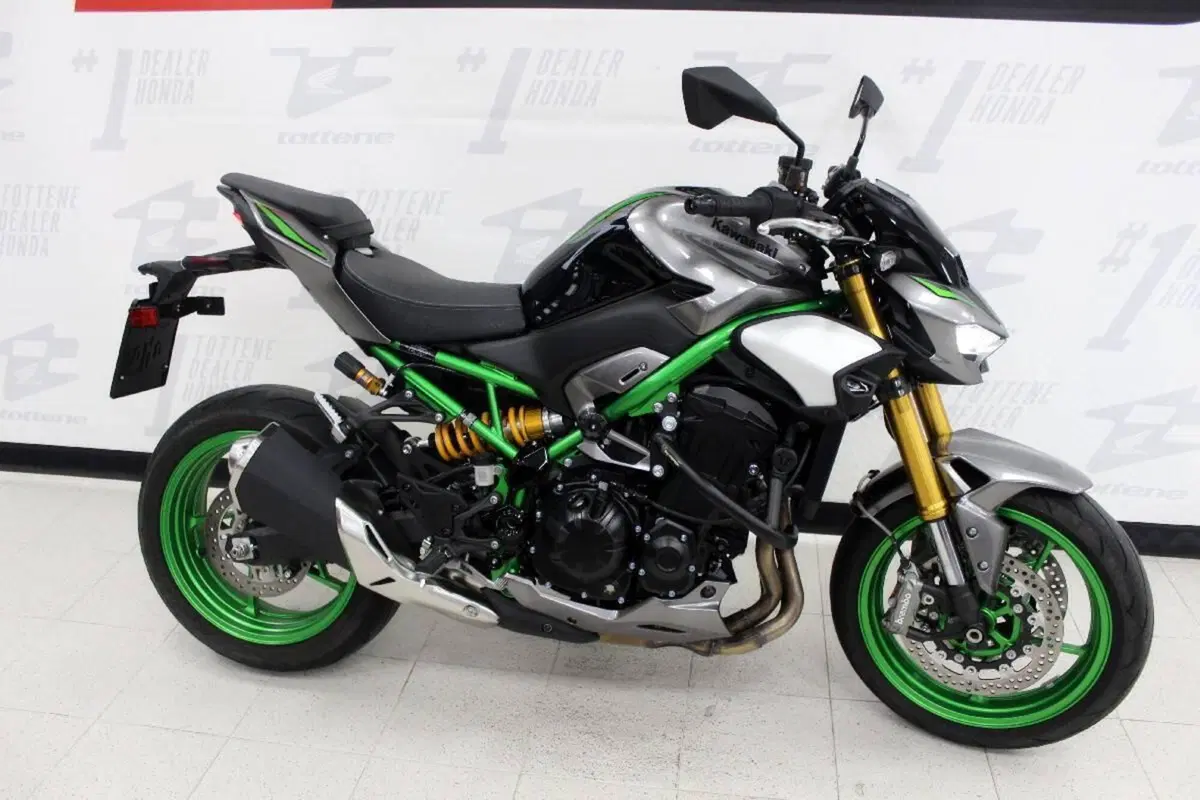 Kawasaki Z 900 SE (2025 - 27) (3)