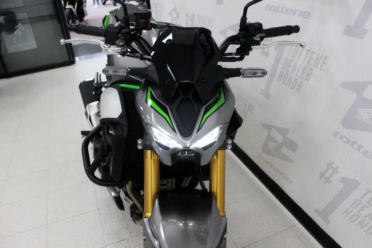 Kawasaki Z 900 SE (2025 - 27) (4)