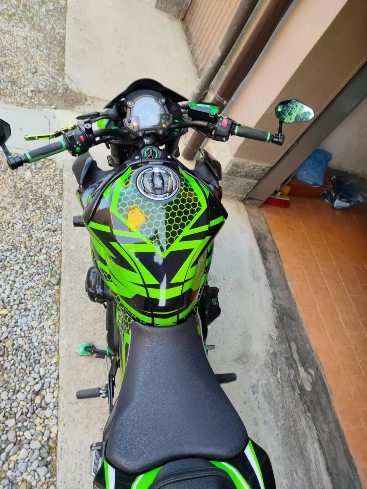Kawasaki Z 900 (2017 - 18) (6)