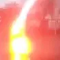 Sopravvive a un fulmine in moto, miracolo in Vietnam [VIDEO]
