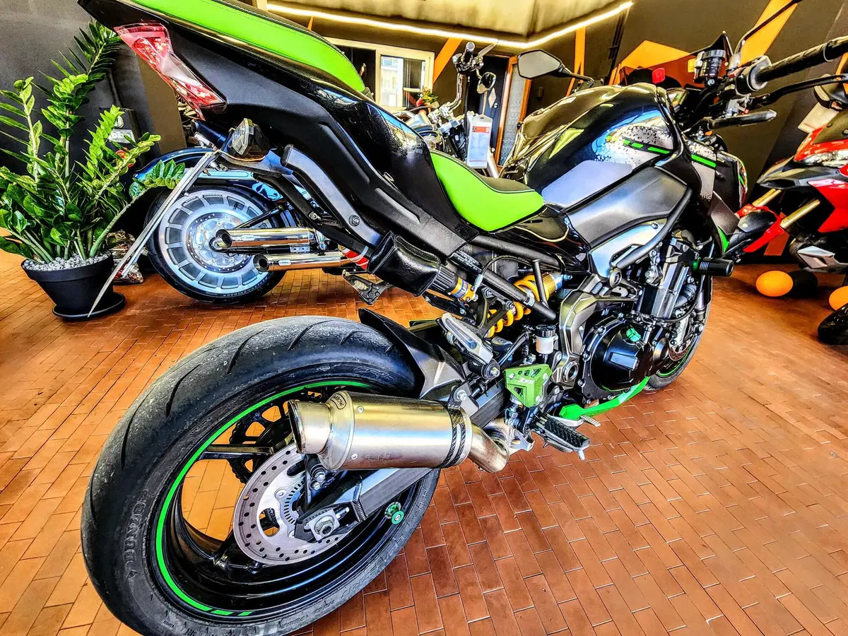 Kawasaki Z 900 SE (2022 - 24) (7)