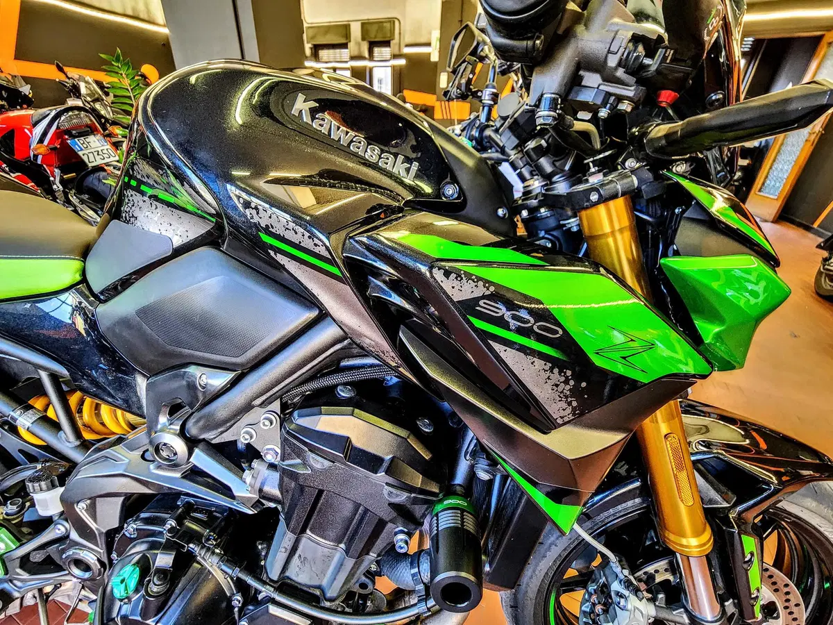 Kawasaki Z 900 SE (2022 - 24) (9)