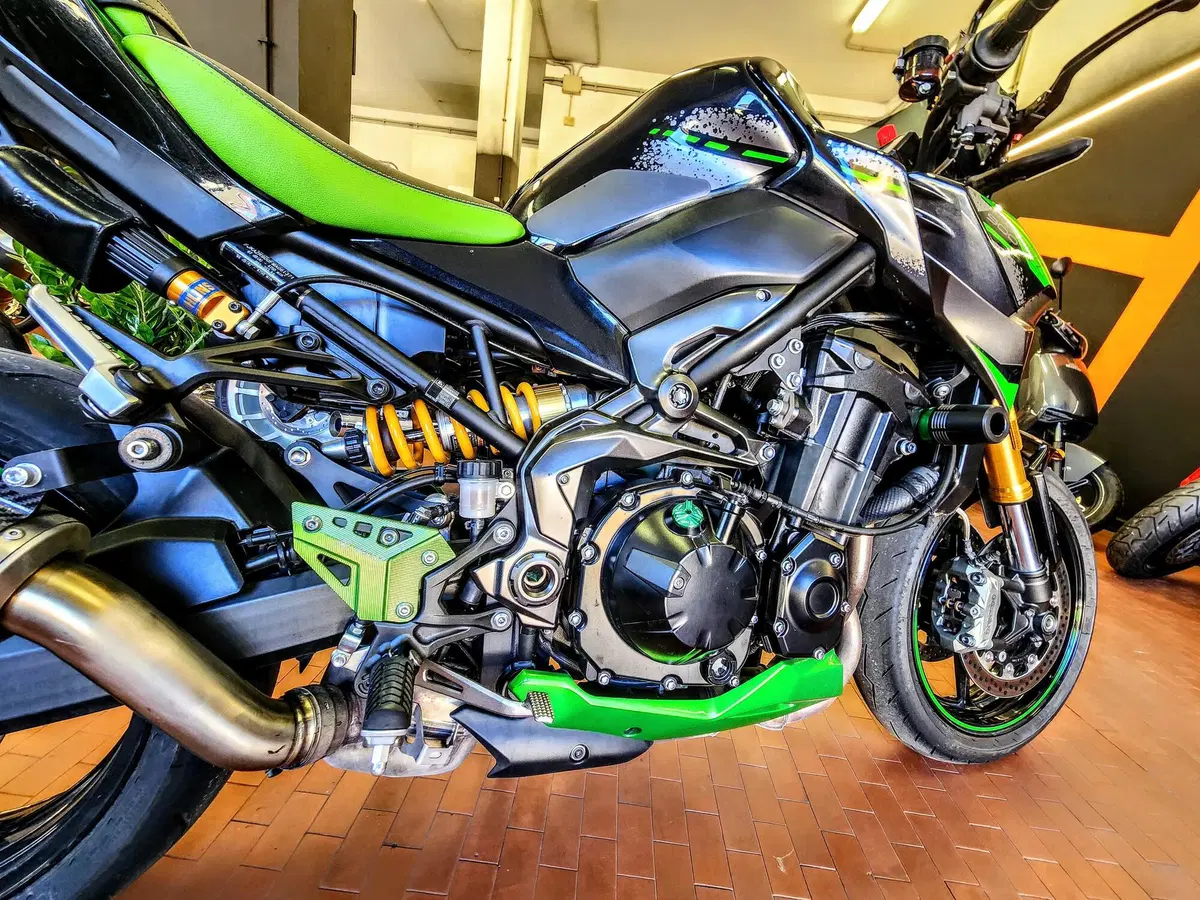 Kawasaki Z 900 SE (2022 - 24) (10)