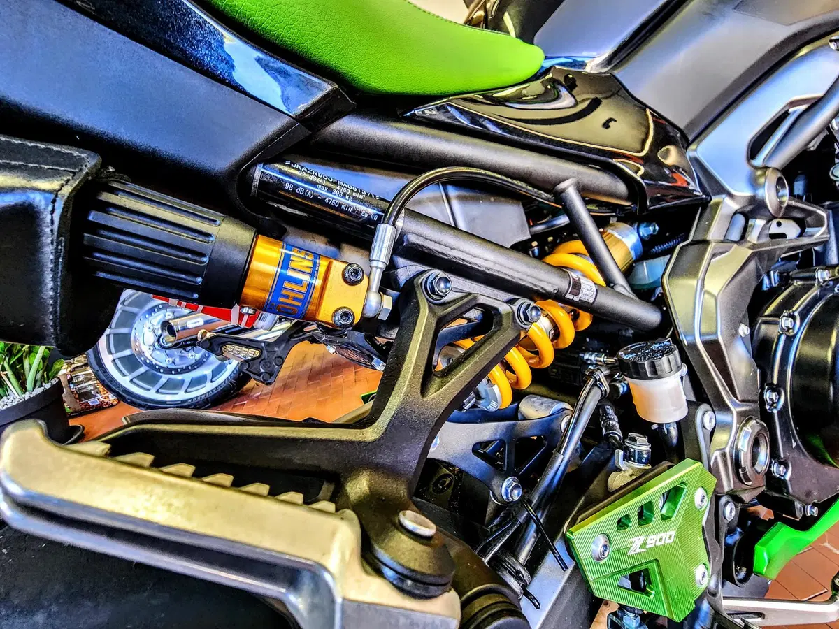 Kawasaki Z 900 SE (2022 - 24) (11)