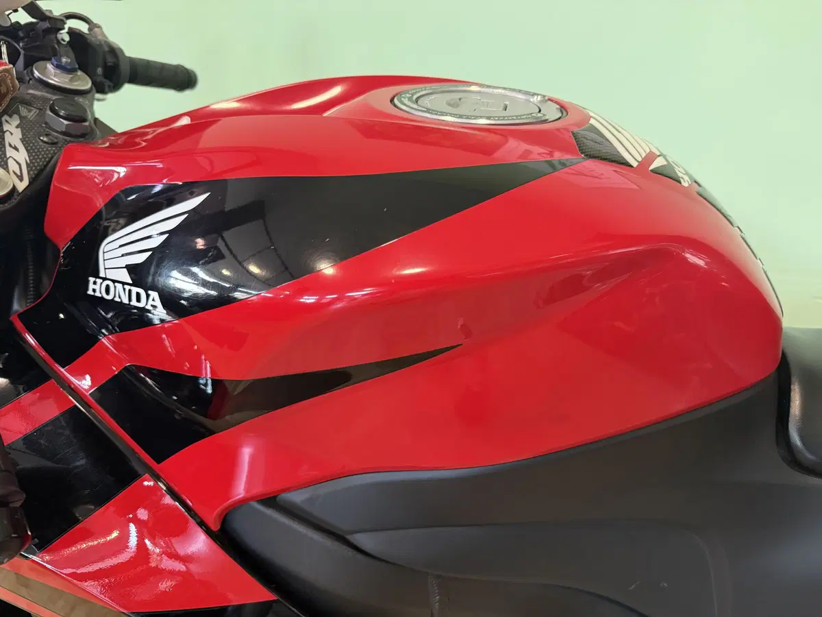Honda CBR 600 RR (2007 - 08) (7)