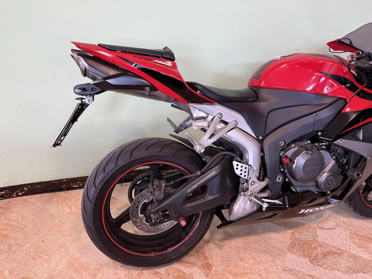 Honda CBR 600 RR (2007 - 08) (13)
