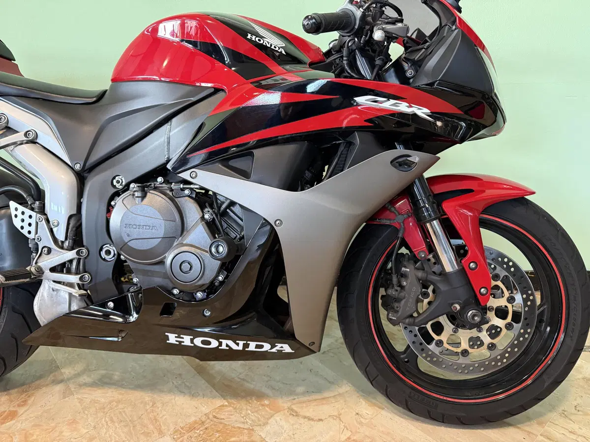 Honda CBR 600 RR (2007 - 08) (15)