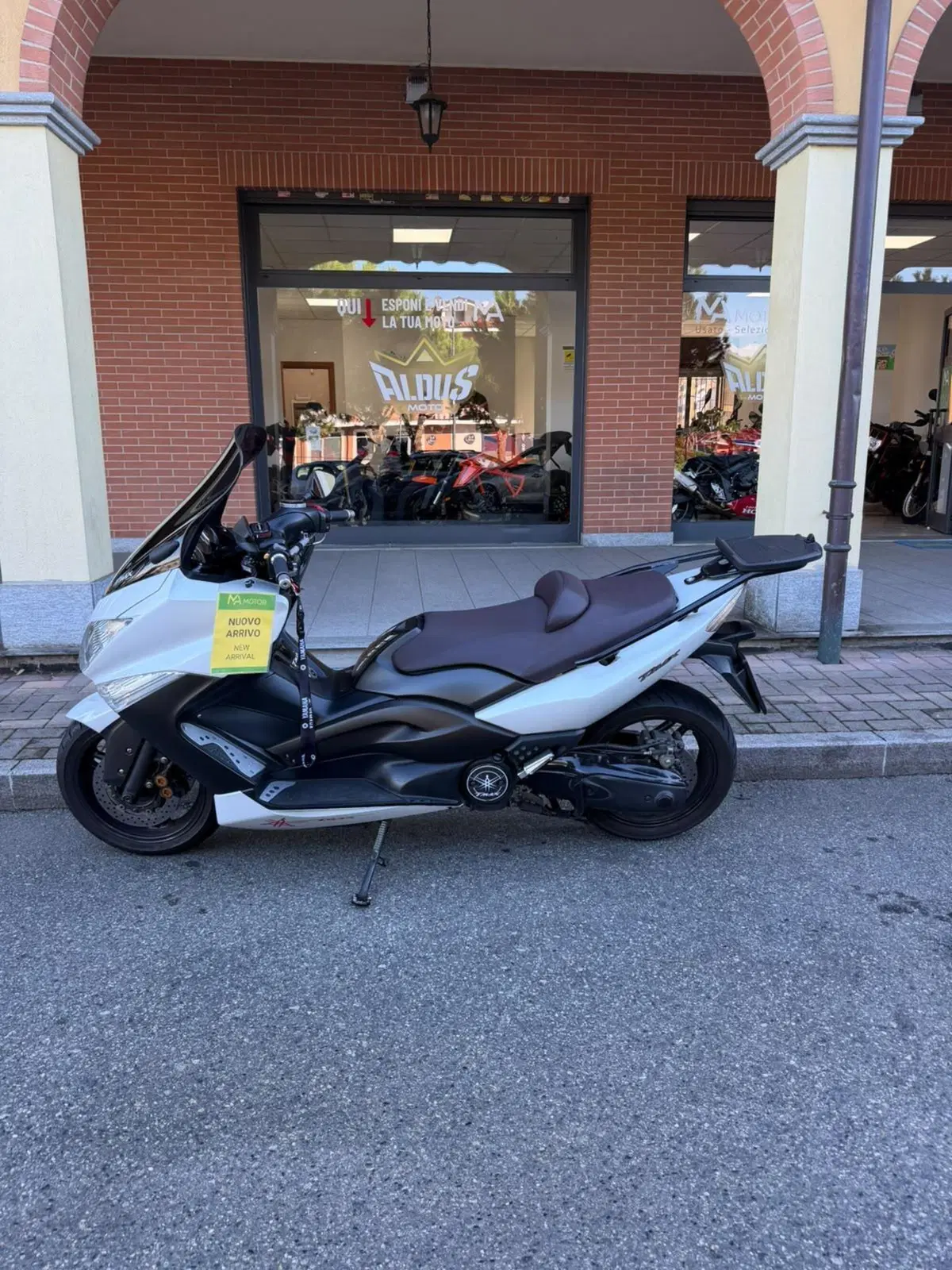Yamaha T-Max 500 White Max (2010 - 11)